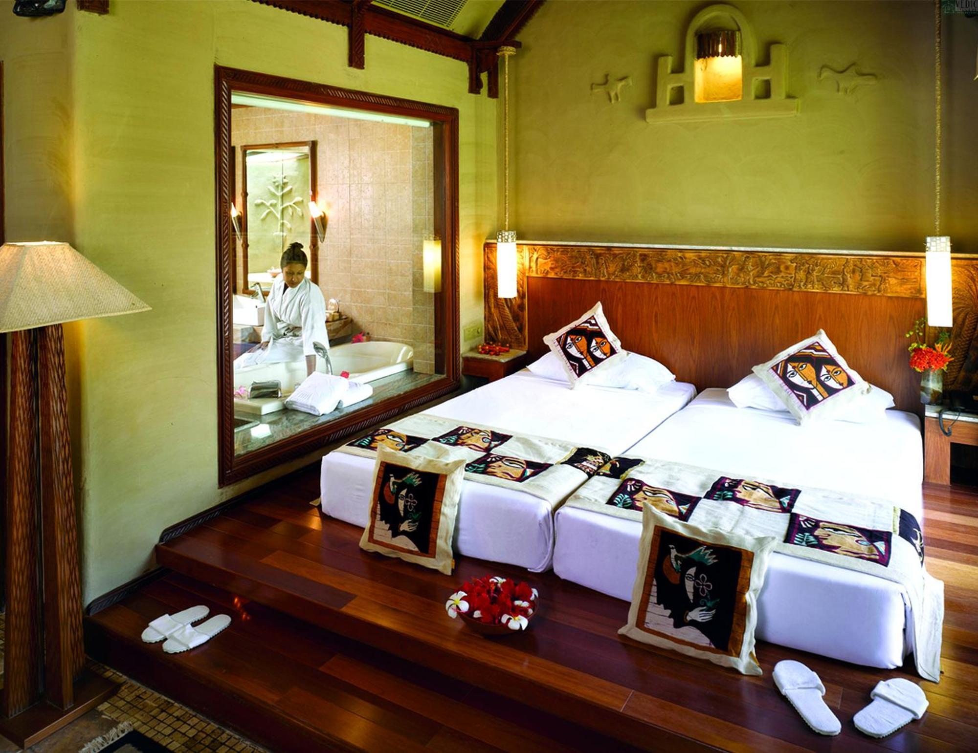 Vedic Village Spa Resort Kolkata Bilik gambar